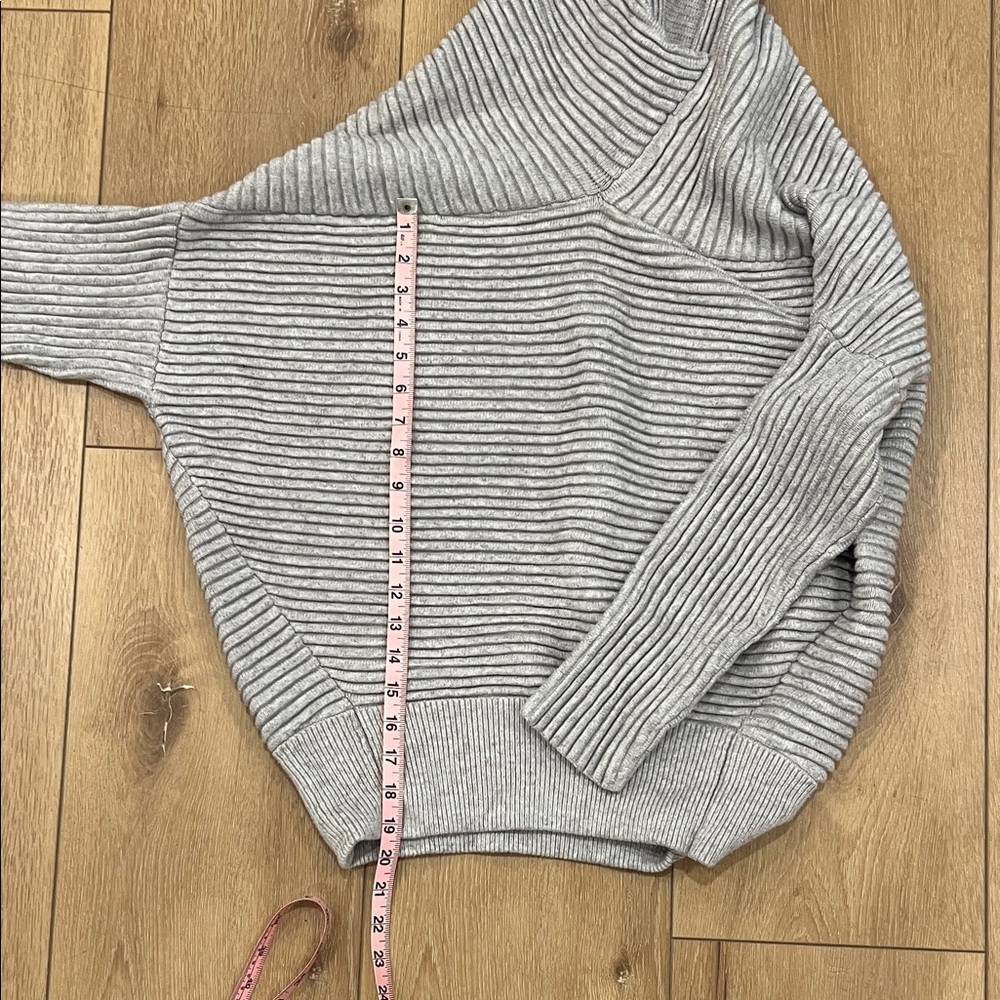 Gray Ribbed Turtleneck Sweater - Picture 3 of 3